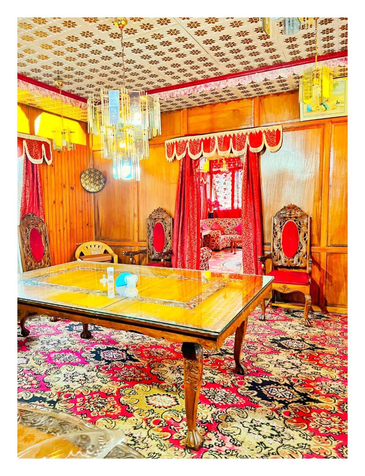 Mossess Group Of Houseboats Hotel Srinagar  Luaran gambar
