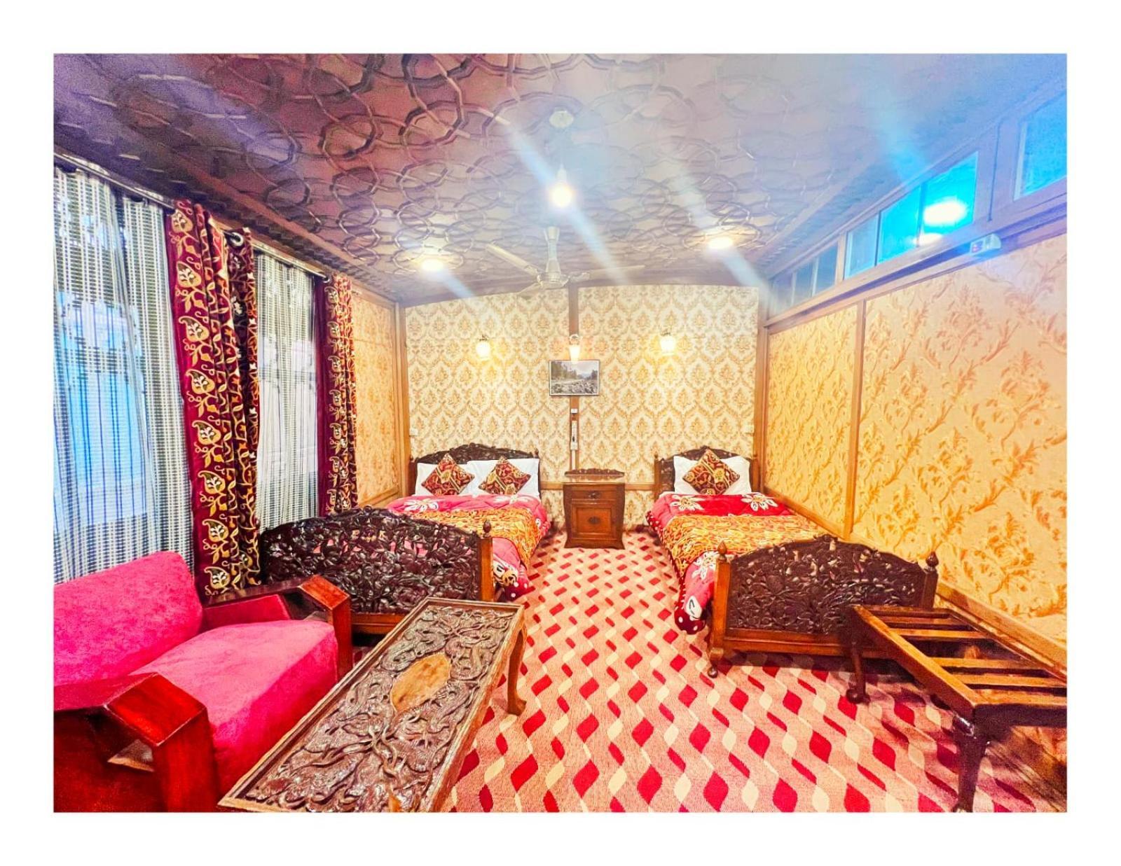 Mossess Group Of Houseboats Hotel Srinagar  Luaran gambar