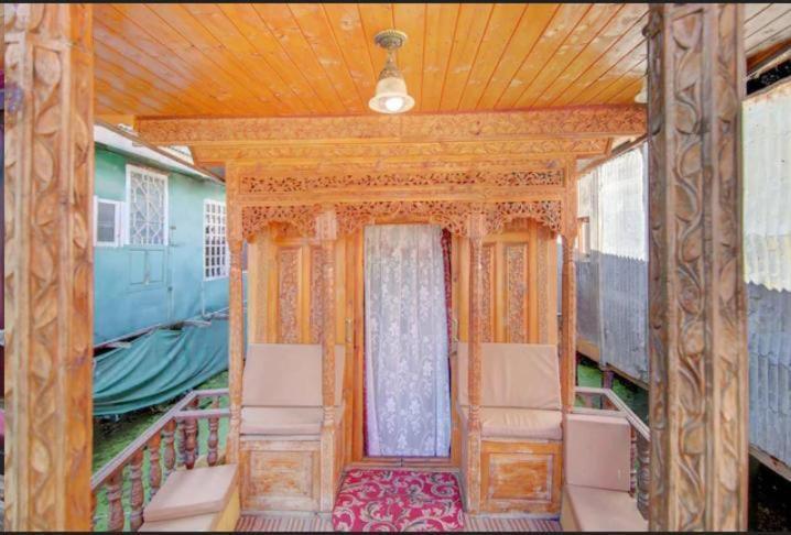 Mossess Group Of Houseboats Hotel Srinagar  Luaran gambar
